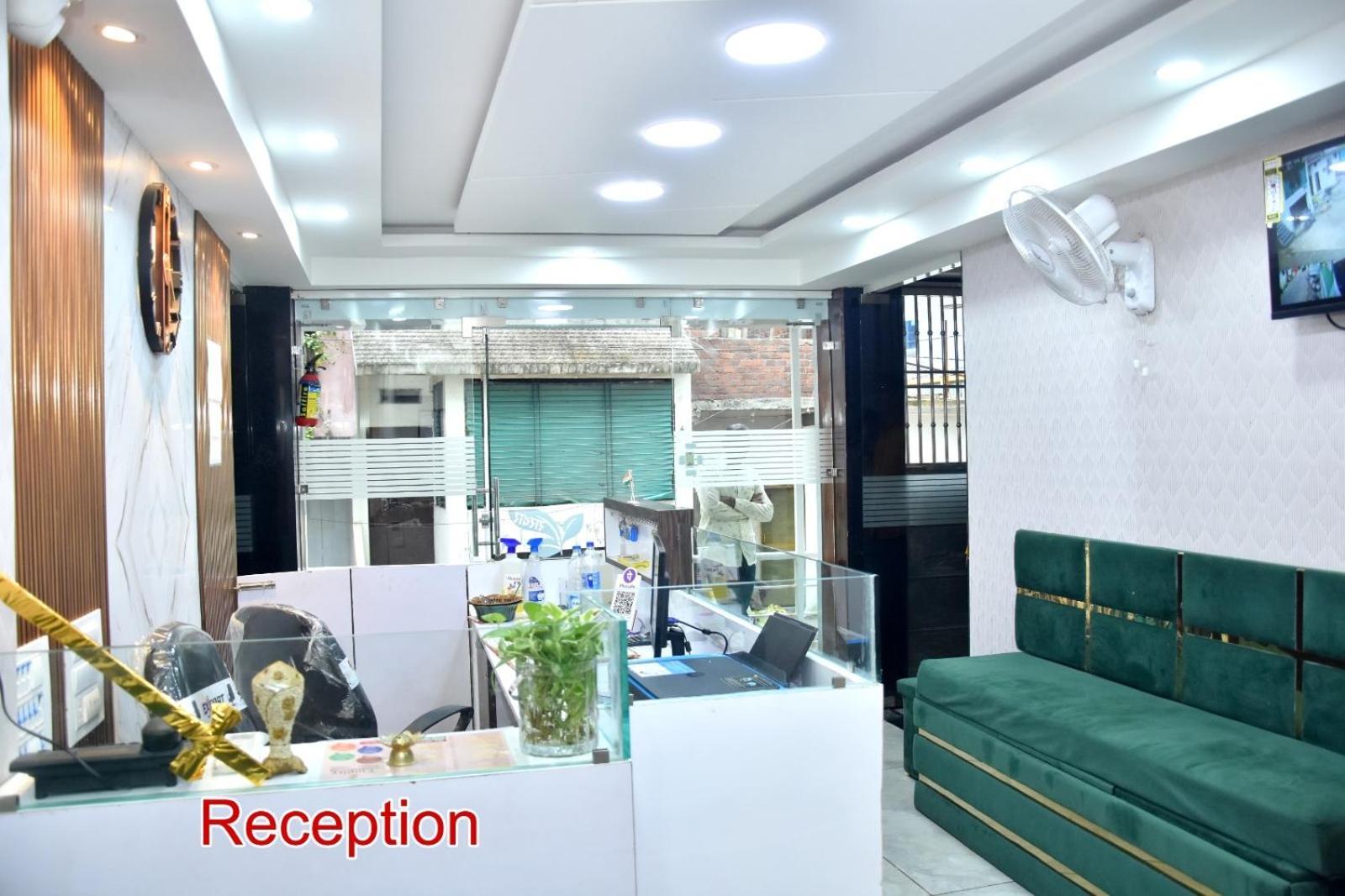 Green Leaf Hotel Ujaim Exterior foto