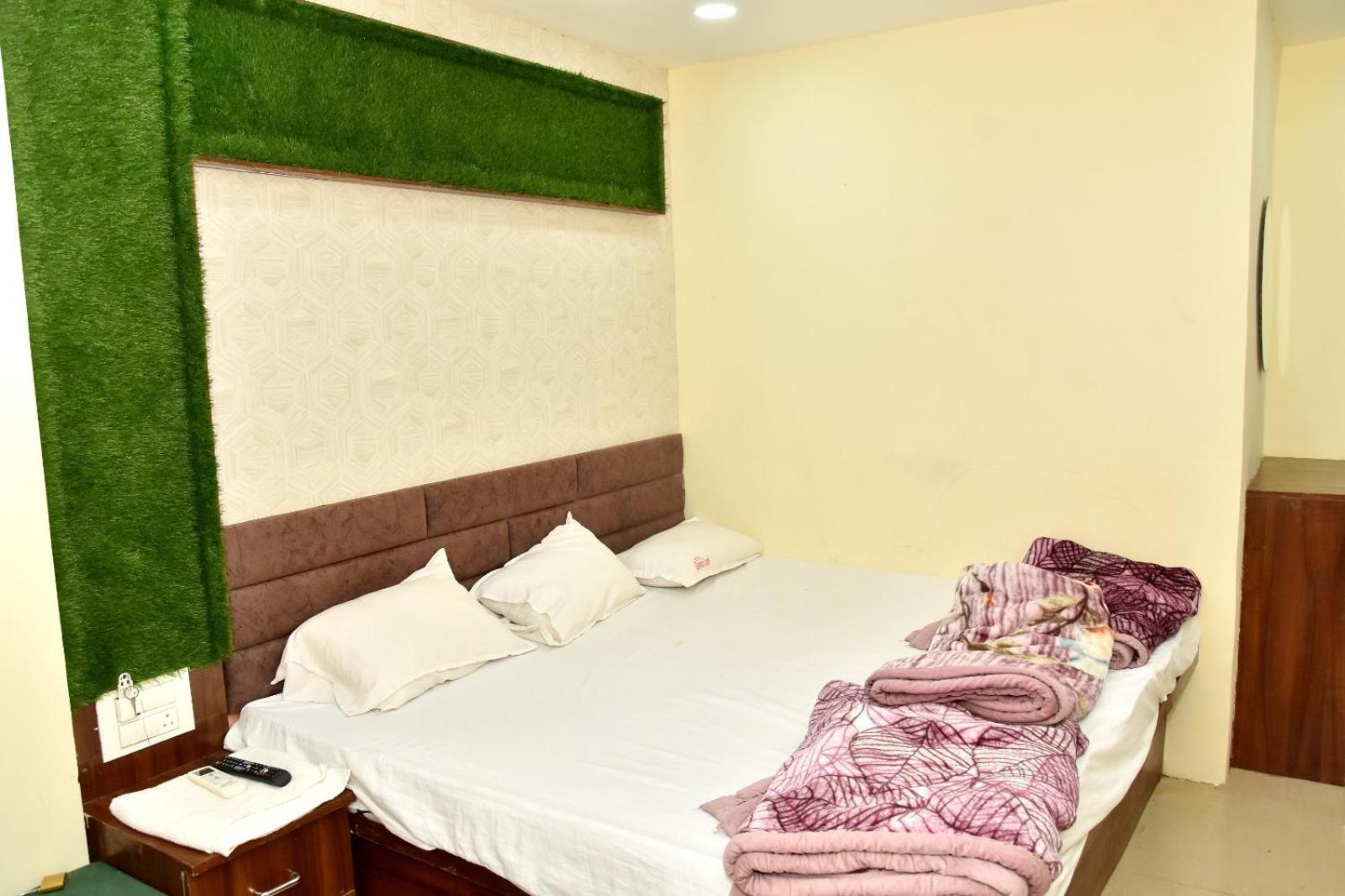 Green Leaf Hotel Ujaim Exterior foto