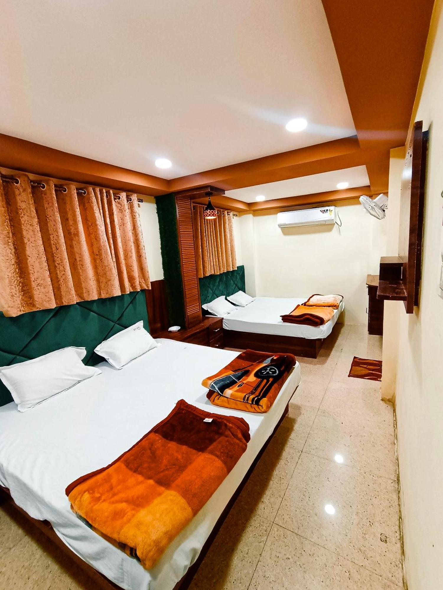 Green Leaf Hotel Ujaim Exterior foto